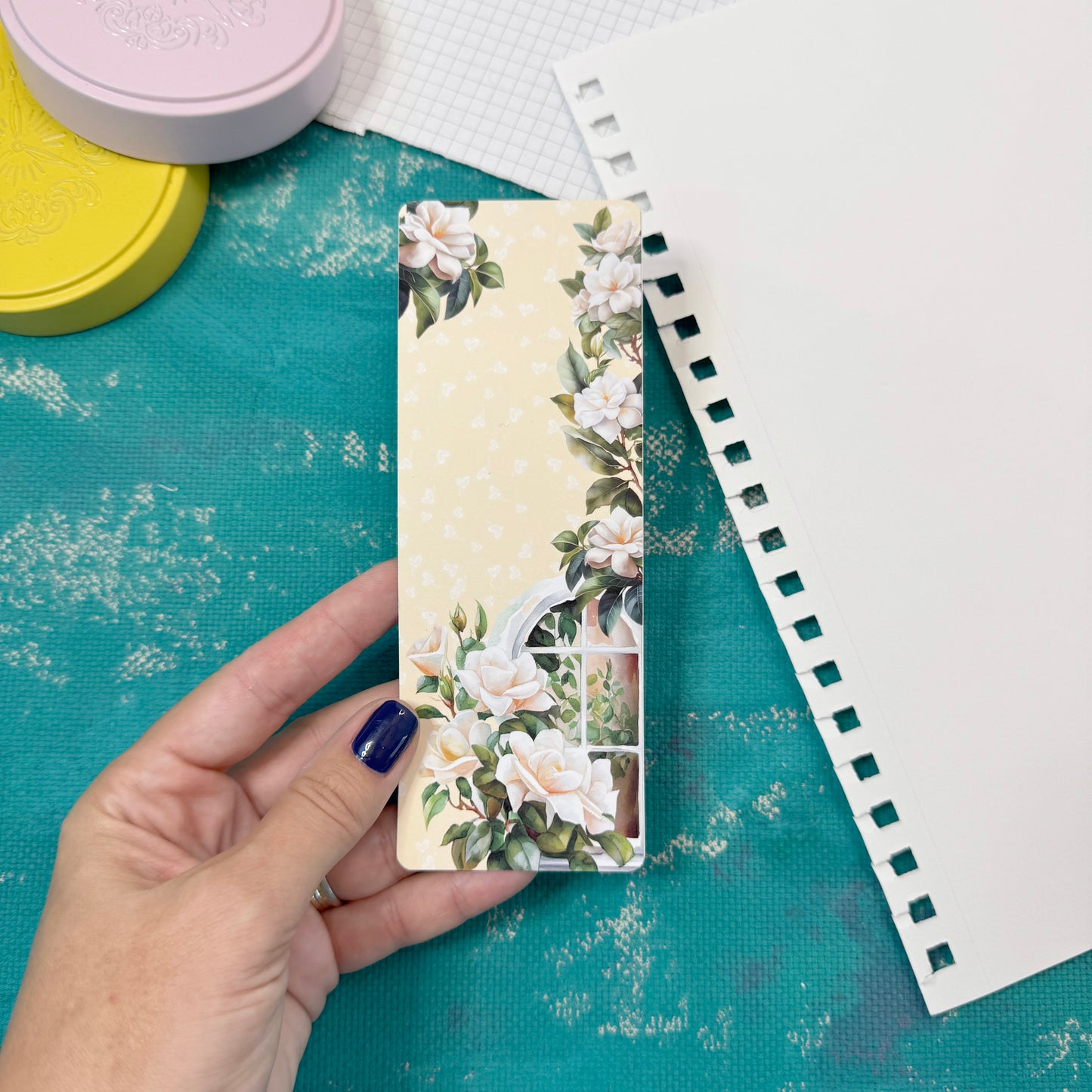 Gardenia Flowers Classic Bookmark – Elegant Paper Bookmark for Book Lovers